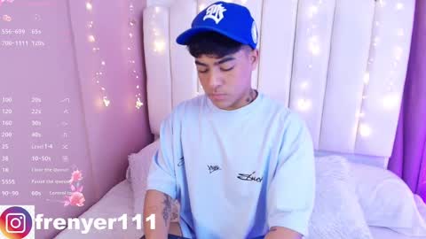 Snapshot of king_azahell chatting on March 11, 12:00 am king help me reach 100 likes online show from March 11, 12:00 am