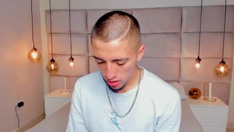 Snapshot of king_dante_ chatting on December 16, 8:05 pm King Dante online show from December 16, 8:05 pm