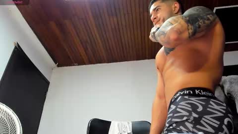 Angel Falconer online show from November 14, 5:21 am