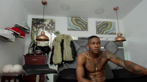 Snapshot of king_fitt_ chatting on February 4, 12:22 pm HOT MEN BLACK online show from February 4, 12:22 pm