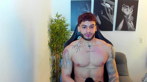 Snapshot of king_of_kings__ chatting on January 10, 2:04 am king_of_kings__ online show from January 10, 2:04 am