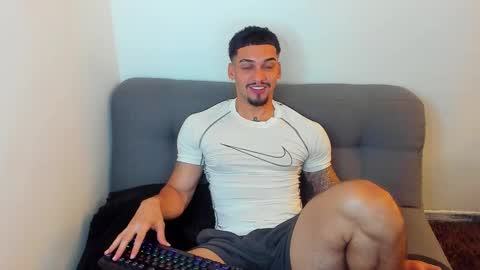 Snapshot of king_of_kings__ chatting on September 27, 10:07 pm king_of_kings__ online show from September 27, 10:07 pm