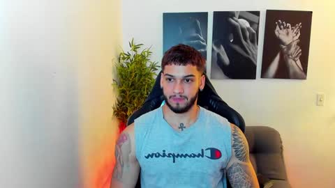 Snapshot of king_of_kings__ chatting on February 5, 11:06 pm king_of_kings__ online show from February 5, 11:06 pm
