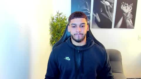 Snapshot of king_of_kings__ chatting on February 14, 2:50 am king_of_kings__ online show from February 14, 2:50 am