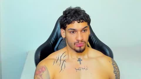 king_of_kings__ online show from February 19, 9:33 pm