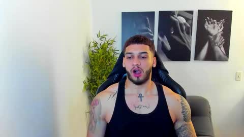 Snapshot of king_of_kings__ chatting on February 16, 4:31 am king_of_kings__ online show from February 16, 4:31 am