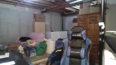 Master  King Tommy online show from April 1, 10:06 am