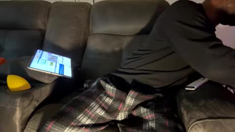 kingofkingz74 online show from December 2, 2:09 pm