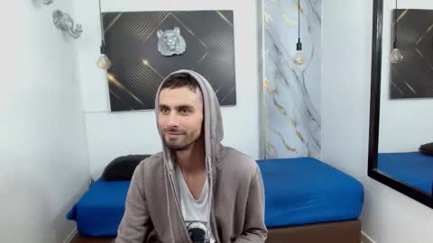 KING  online show from March 12, 3:25 am