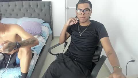 DOMINANT ALPHA KINGS online show from October 18, 10:58 pm