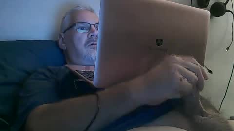 kingtongue10 online show from September 22, 11:32 am