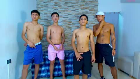 kinkyhousexxx online show from April 12, 10:32 pm