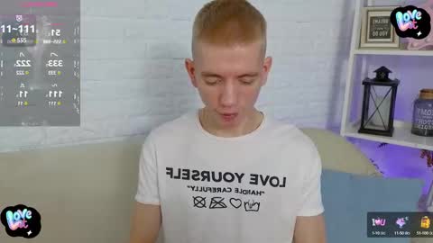 Snapshot of kireev_ chatting on January 13, 6:27 am online show from January 13, 6:27 am