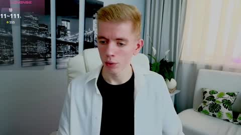 Snapshot of kireev_ chatting on February 22, 9:01 am online show from February 22, 9:01 am