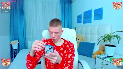 Snapshot of kireev_ chatting on December 8, 6:43 am online show from December 8, 6:43 am