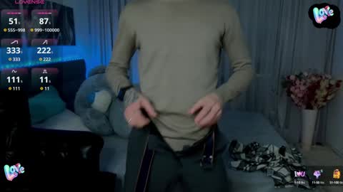 Snapshot of kireev_ chatting on January 24, 6:57 am online show from January 24, 6:57 am