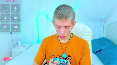 Snapshot of kireev_ chatting on December 2, 5:57 pm online show from December 2, 5:57 pm