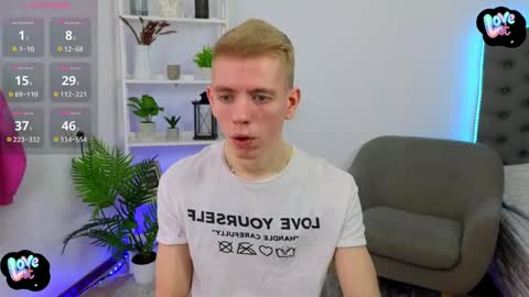 Snapshot of kireev_ chatting on February 15, 7:06 am online show from February 15, 7:06 am
