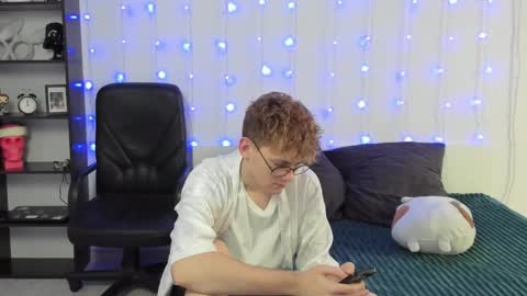 Kirill and Andrey online show from December 4, 5:55 pm