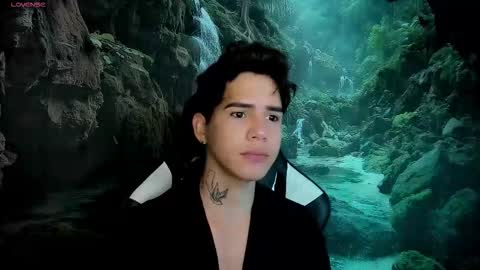 kiss_whitee online show from February 17, 1:37 am