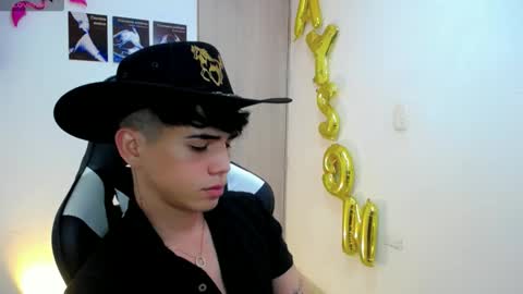 Snapshot of kiss_whitee chatting on September 23, 1:38 am kiss_whitee online show from September 23, 1:38 am