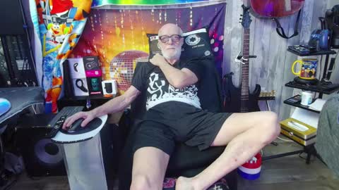 kiveuxmakeu online show from September 20, 7:47 pm