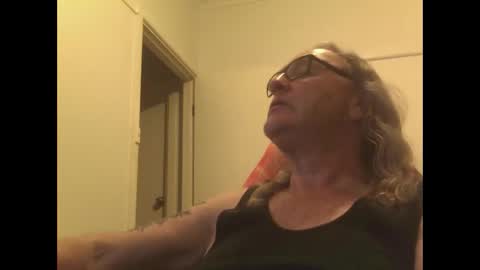 knobout online show from October 8, 10:08 am