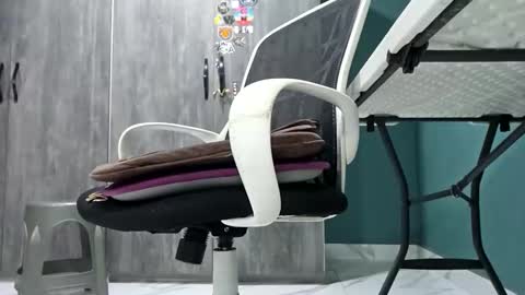 Koto Bombon online show from April 20, 6:32 pm