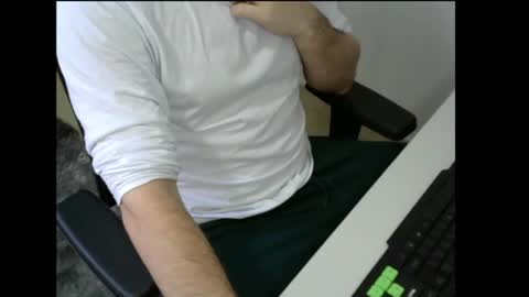Snapshot of krocr_iras chatting on December 15, 1:22 pm Lucas Edu online show from December 15, 1:22 pm