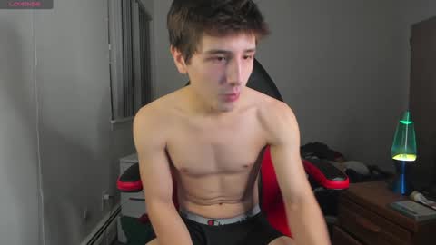 Snapshot of kroddy1985 chatting on December 28, 10:55 pm Brayden Thompson online show from December 28, 10:55 pm