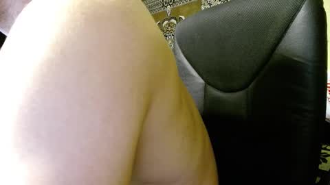 Snapshot of ksanderua chatting on December 25, 6:52 pm ksanderua online show from December 25, 6:52 pm