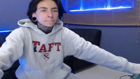 kuregari_xs online show from November 16, 10:56 pm