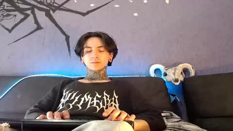 kuregari_xs online show from October 10, 6:18 am