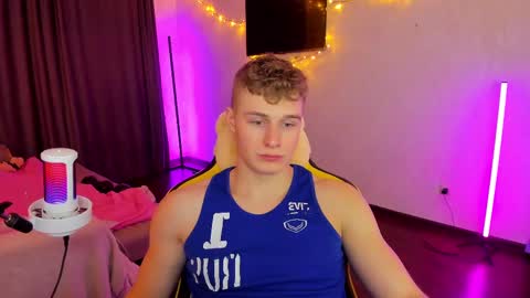Snapshot of kurt_hanssen chatting on February 21, 5:53 pm kurt_hanssen online show from February 21, 5:53 pm
