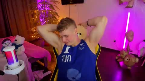 Snapshot of kurt_hanssen chatting on February 14, 5:03 pm kurt_hanssen online show from February 14, 5:03 pm
