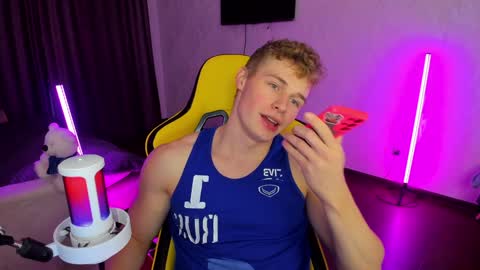 Snapshot of kurt_hanssen chatting on December 14, 4:42 pm kurt_hanssen online show from December 14, 4:42 pm