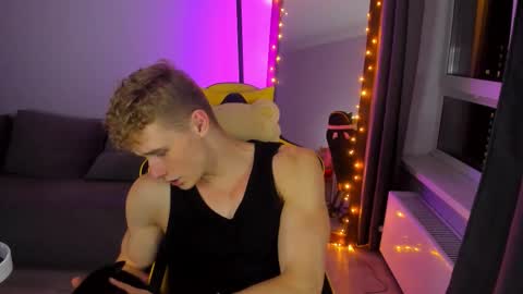 Snapshot of kurt_hanssen chatting on September 26, 9:34 pm kurt_hanssen online show from September 26, 9:34 pm