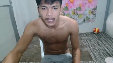 kyle_lourence online show from May 31, 6:31 pm