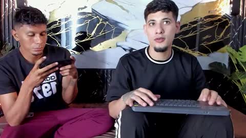 kylesmithx_ online show from December 3, 3:23 am