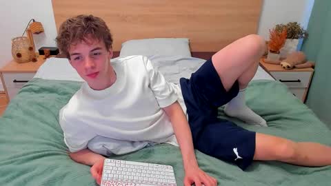 Fandi online show from December 2, 8:28 am