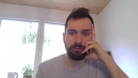 laraaan online show from March 14, 11:50 am