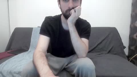 laraaan online show from December 16, 8:58 pm