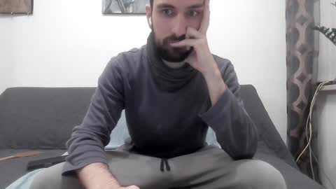 laraaan online show from December 29, 7:22 pm