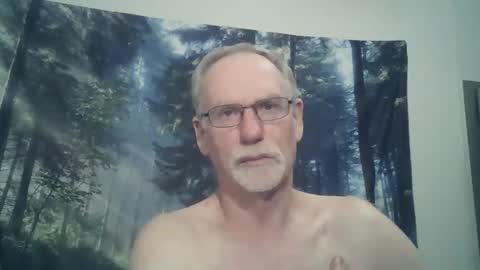 Snapshot of larbie chatting on March 1, 12:12 pm Larbie online show from March 1, 12:12 pm