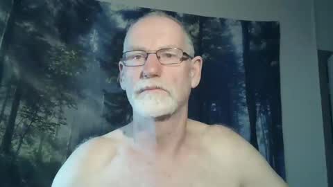 Snapshot of larbie chatting on December 27, 3:27 pm Larbie online show from December 27, 3:27 pm