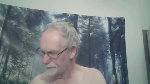 Snapshot of larbie chatting on March 5, 11:38 am Larbie online show from March 5, 11:38 am