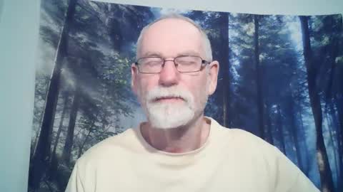 Snapshot of larbie chatting on January 3, 11:23 pm Larbie online show from January 3, 11:23 pm