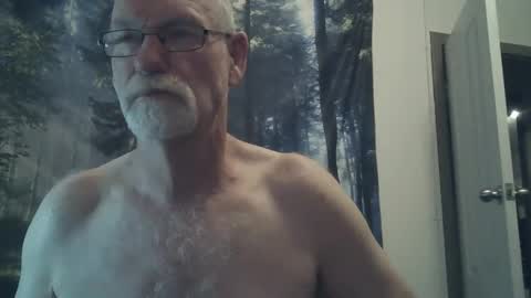 Snapshot of larbie chatting on December 24, 5:44 pm Larbie online show from December 24, 5:44 pm
