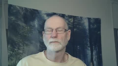 Snapshot of larbie chatting on December 15, 1:46 am Larbie online show from December 15, 1:46 am