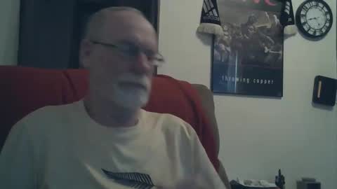 Snapshot of larbie chatting on January 1, 12:21 am Larbie online show from January 1, 12:21 am